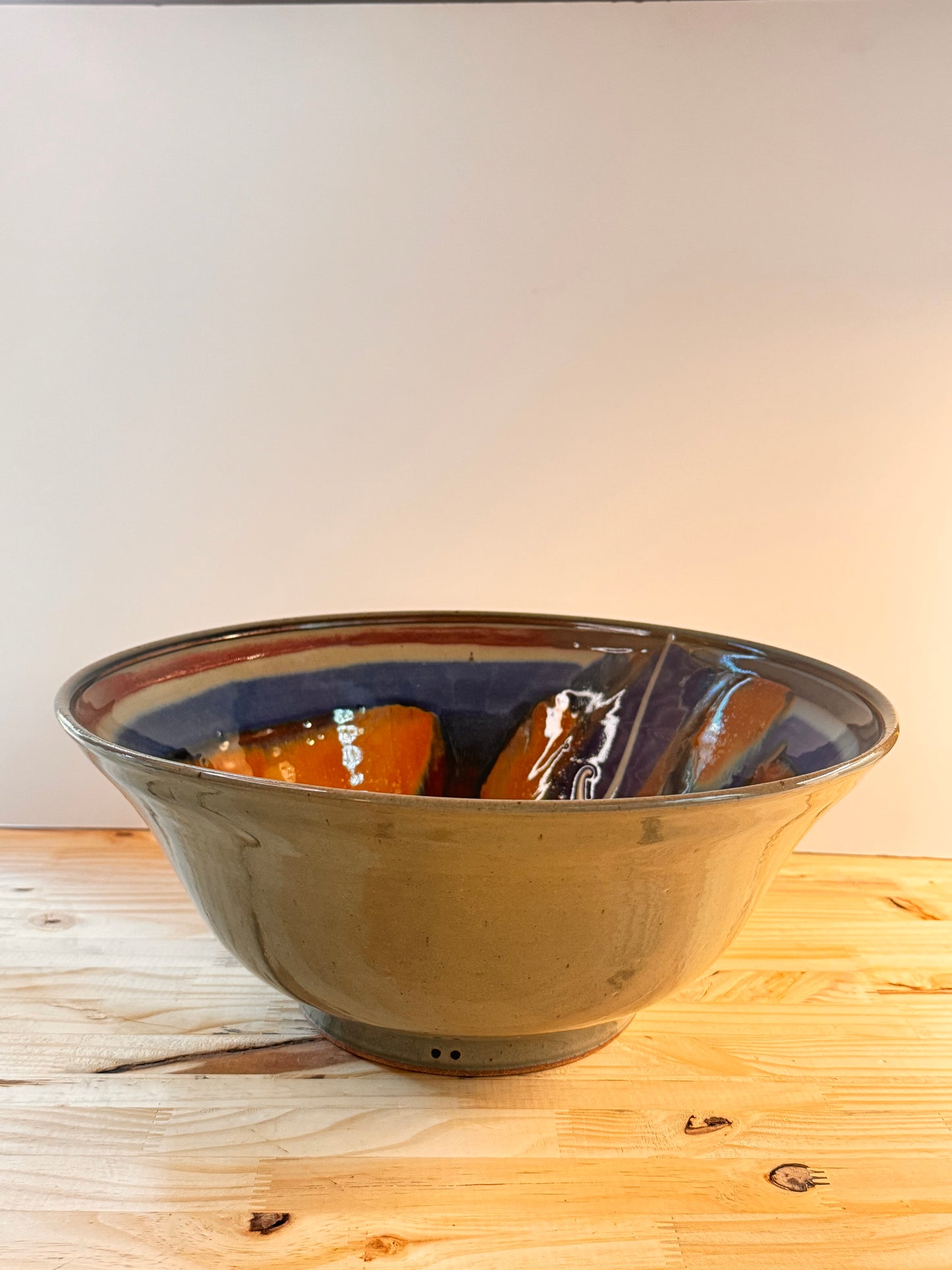 Bowl de cerámica hecho y pintado a mano 6” alto 14” de diámetro