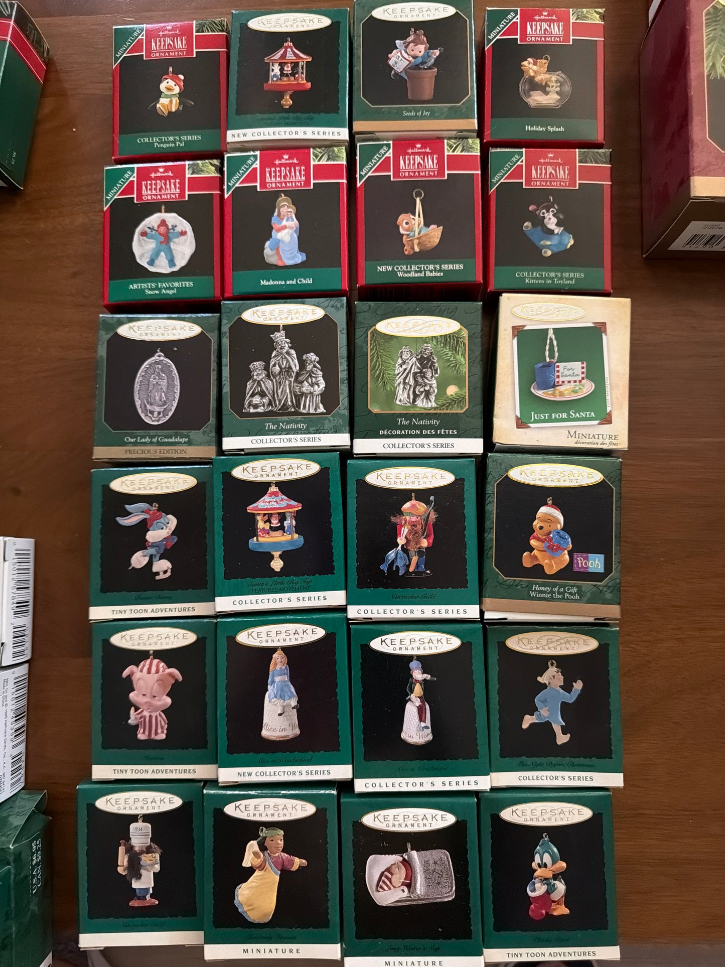 (Precio por unidad) (25 disponible )Ornamento Hallmark Keepsake edición limitada, pieza vintage y coleccionable.
