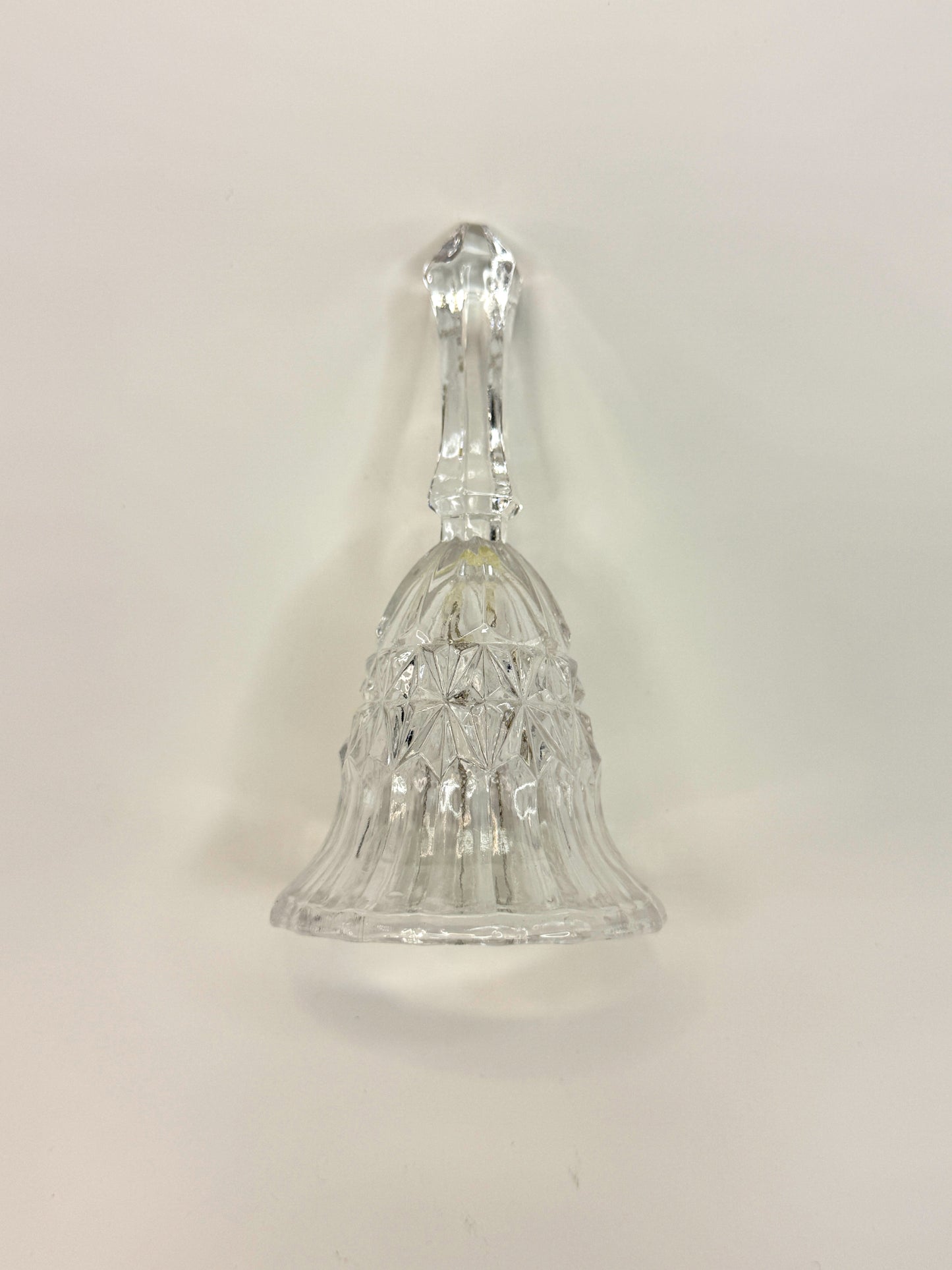 Campana de Vidrio Tallado con Base Ondulada 3"