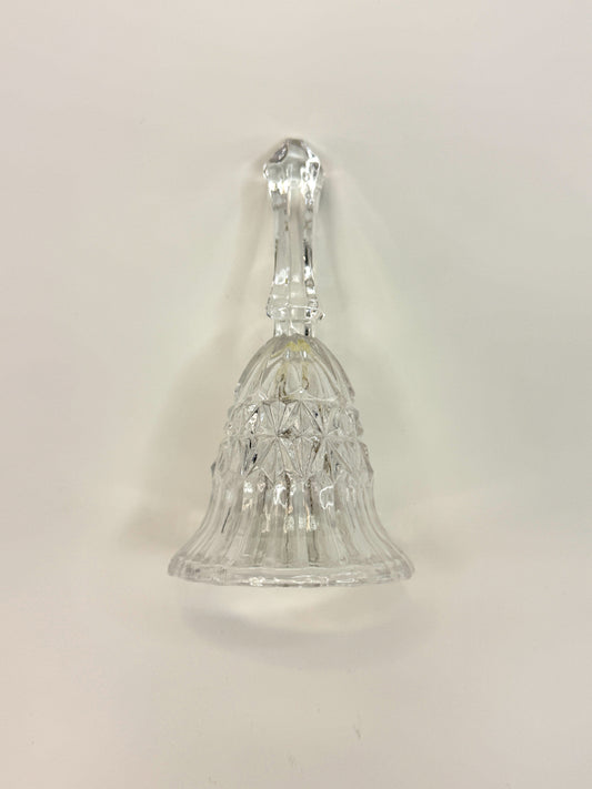 Campana de Vidrio Tallado con Base Ondulada 3"