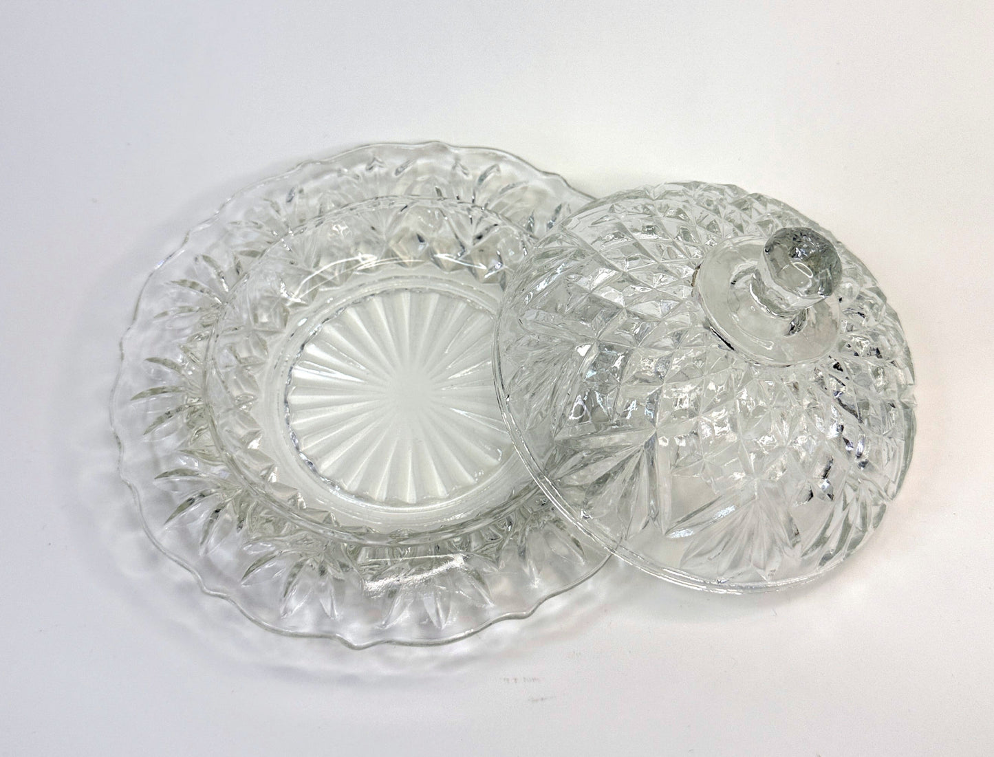 Bowl de Vidrio Tallado con Plato y Tapa (Bombonera)