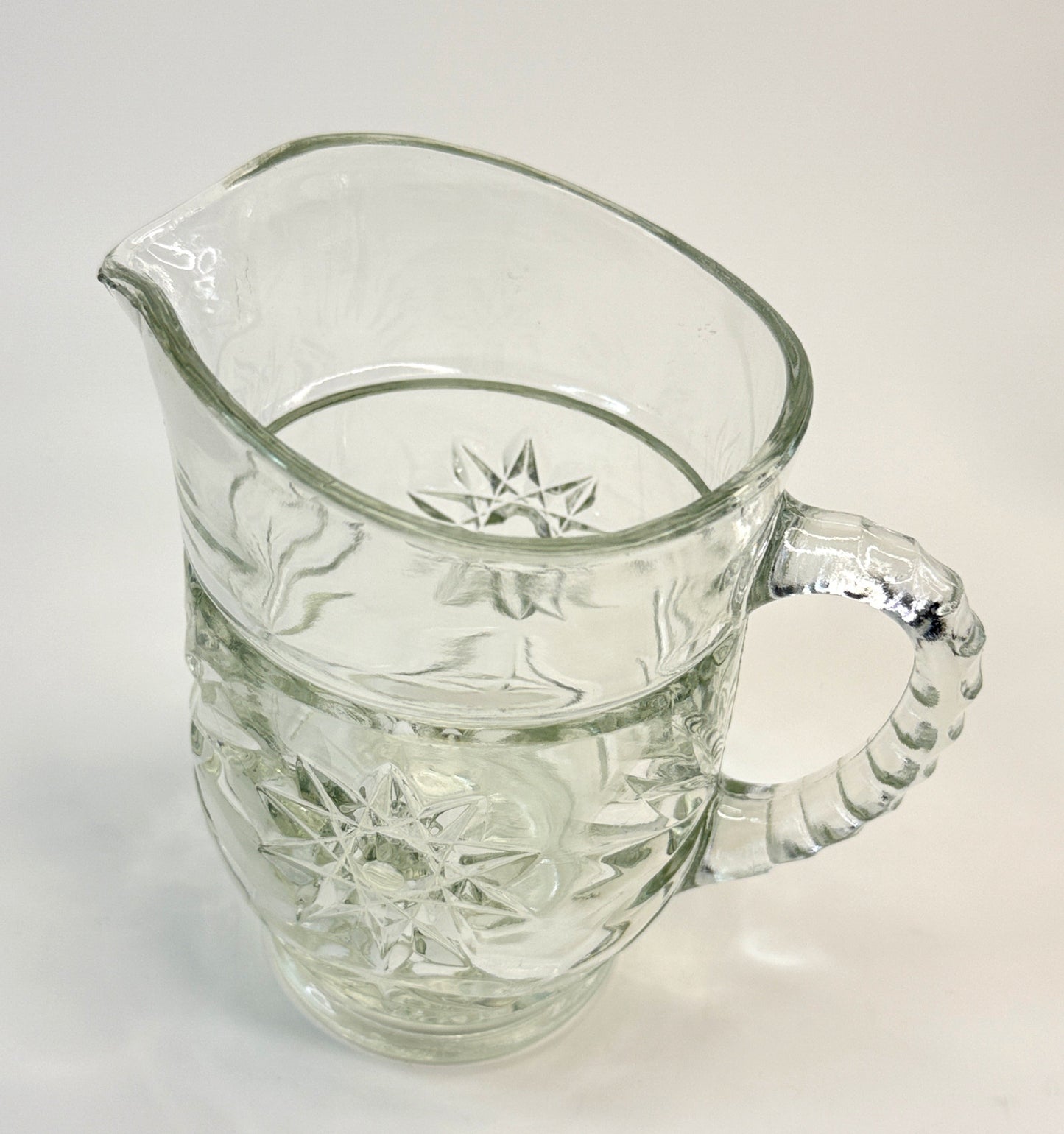 Pichel de Vidrio Tallado 5 1/2" alto