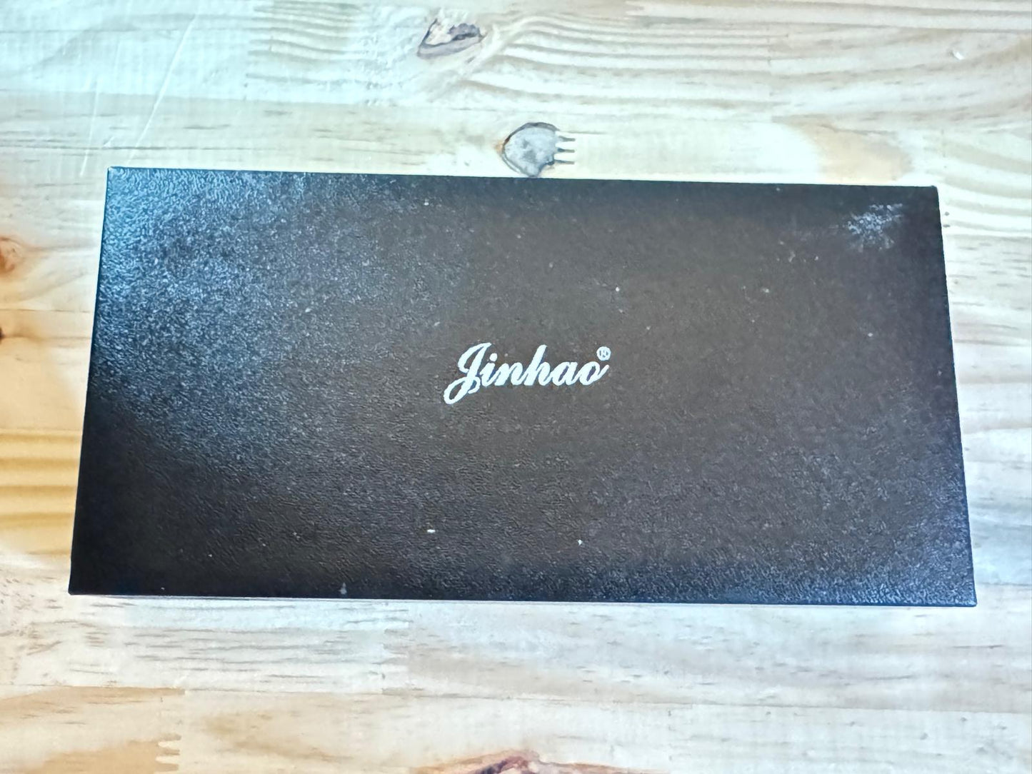 Pluma Jinhao 500 combina elegancia y funcionalidad