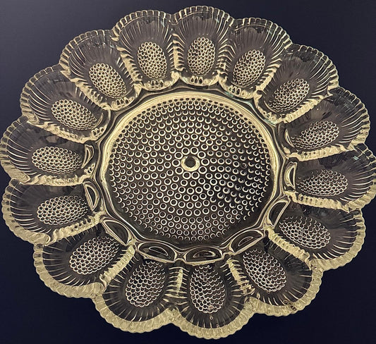 Plato de Vidrio Vintage con Borde Ondulado