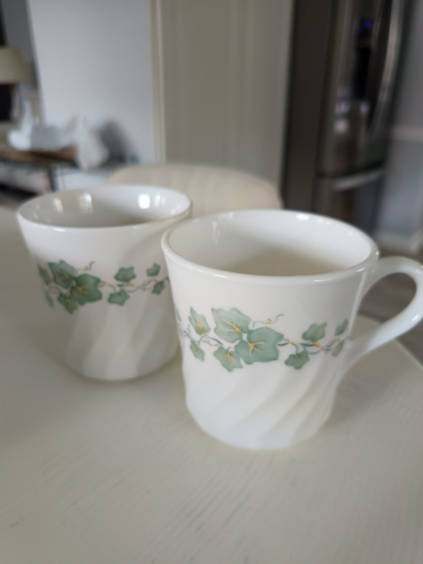 La taza Corning Corelle con el patrón Callaway Ivy