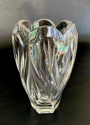 Florero "Sweet Memories" de Marquis by Waterford con 7"de alto y 5"de diametro