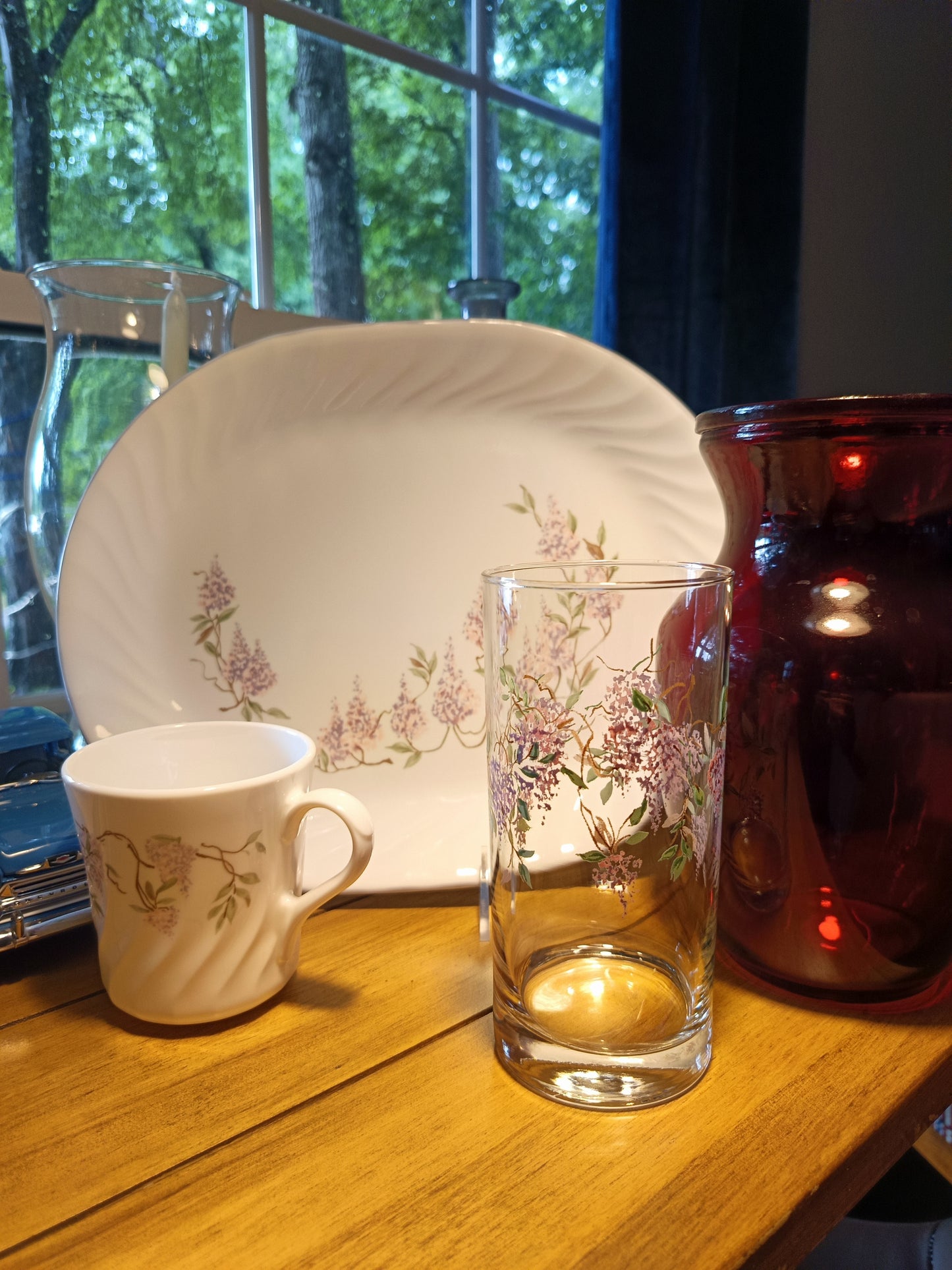 El set de 7 vasos Corelle Wisteria es ideal para el servicio de agua, capacidad 16oz.