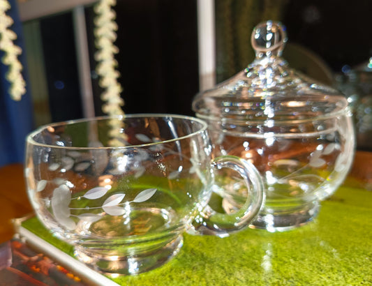 Set de Azúcarera y cremera de la colección Vintage Princess House Heritage están elaborados en cristal grabado, lo que proporciona un acabado elegante y duradero.