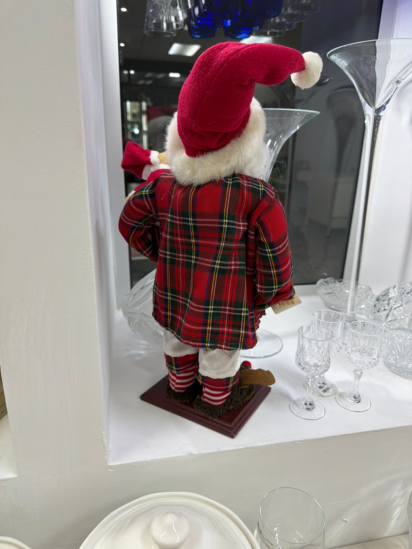 Santa Claus de 40 cm, con diseño de pantuflas y reno, ideal para decoración de mesa en Navidad.