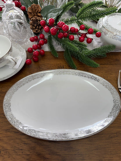 Vajilla de porcelana japonesa Arita – Diseño floral en gris plata