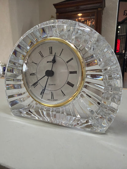 Reloj de cuarzo Vtg Staiger fabricado en Alemania, combinado con trabajo en cristal de plomo Cristal D'Arques (24%).