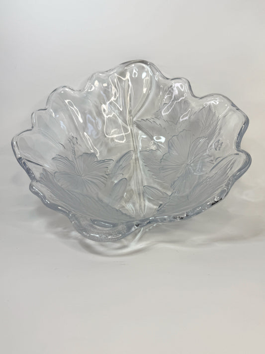 Bowl de Vidrio con Relieve Floral y Borde Ondulado