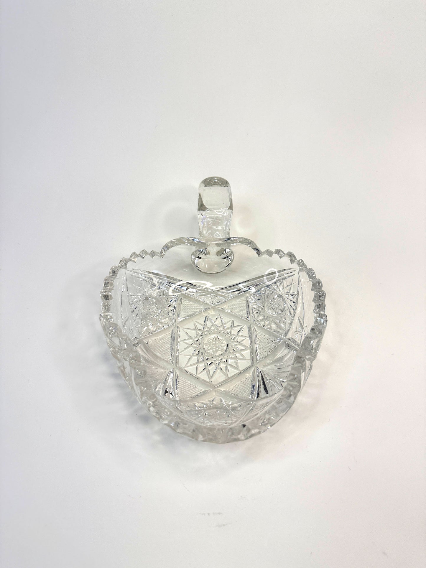 Decantador de Vidrio Tallado en Forma de Corazón