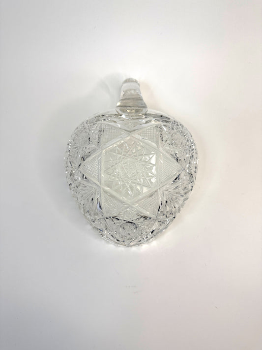 Decantador de Vidrio Tallado en Forma de Corazón