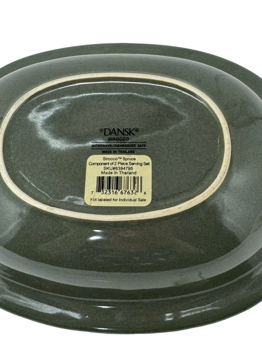 La fuente ovalada Dansk SIROCCO en color verde abeto mide 27 cm,
