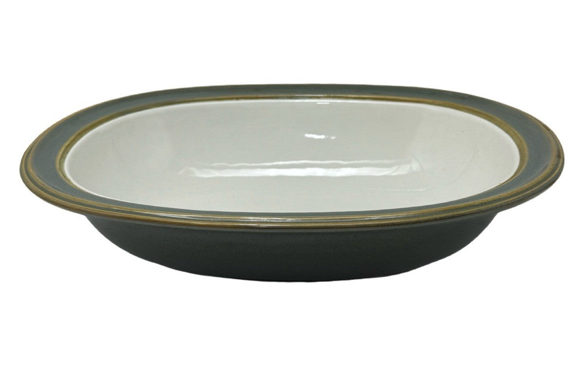 La fuente ovalada Dansk SIROCCO en color verde abeto mide 27 cm,