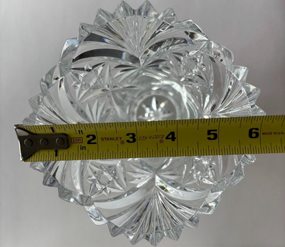 Florero Vincennes de cristal con 24% de plomo, elaborado por JG Durand en Arques, Francia.