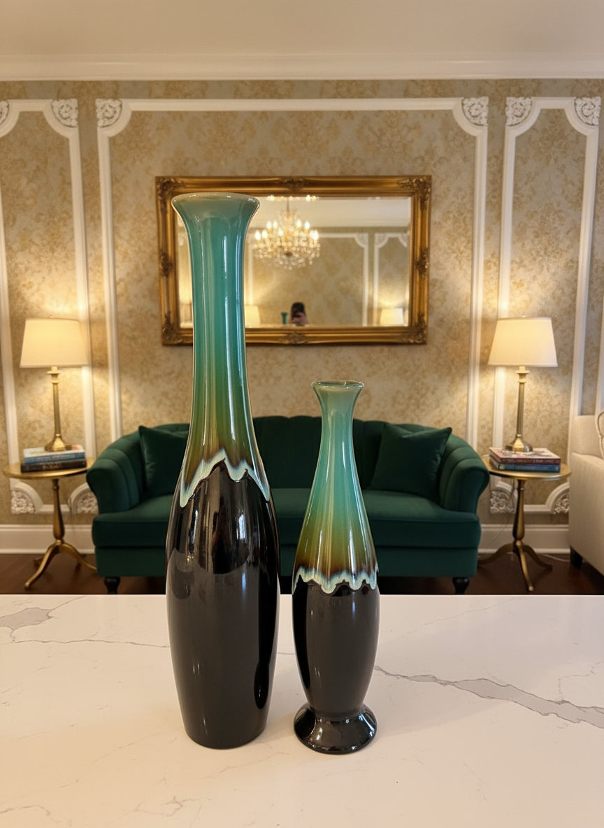 Florero cerámica ornamentada con grabado artístico