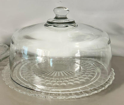 Plato para pastel de vidrio con cúpula protectora. Cády Dish