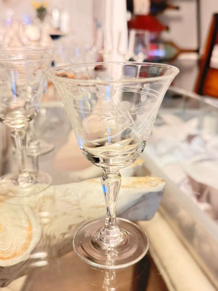 Copa Cordial Willow Moon - Pioneer Glass Co.