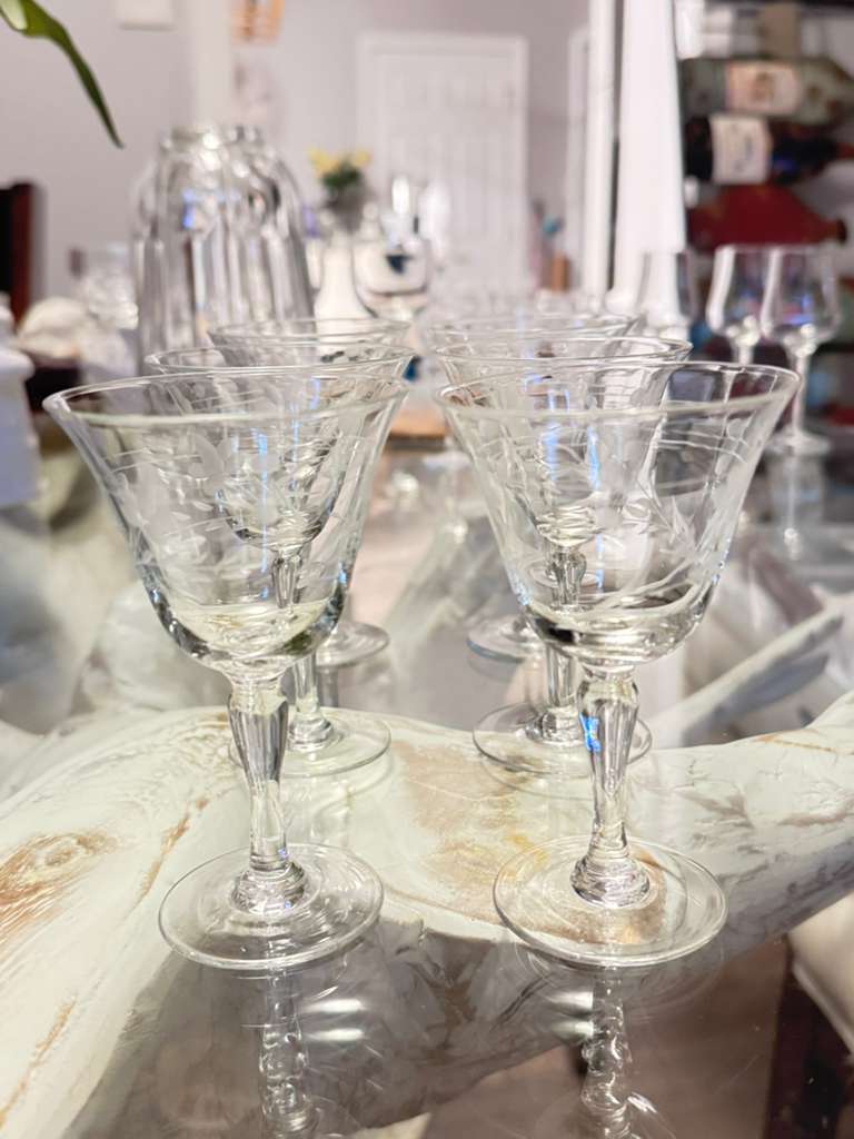 Copa Cordial Willow Moon - Pioneer Glass Co.