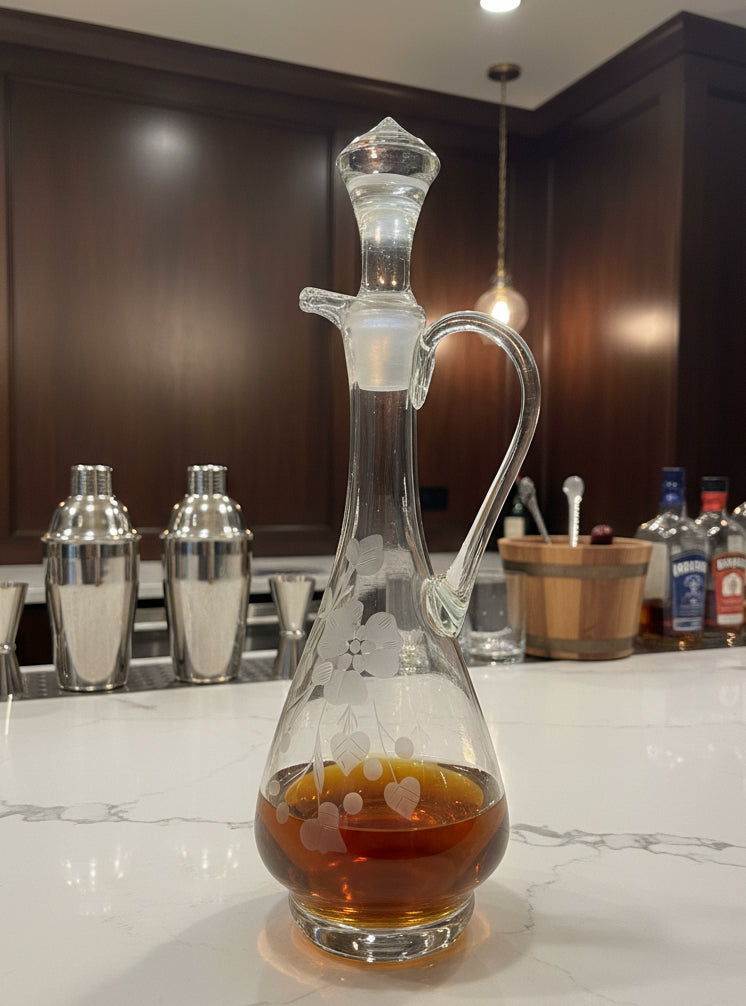 Decatador- Jarra de Vino Vintage con Grabado Floral