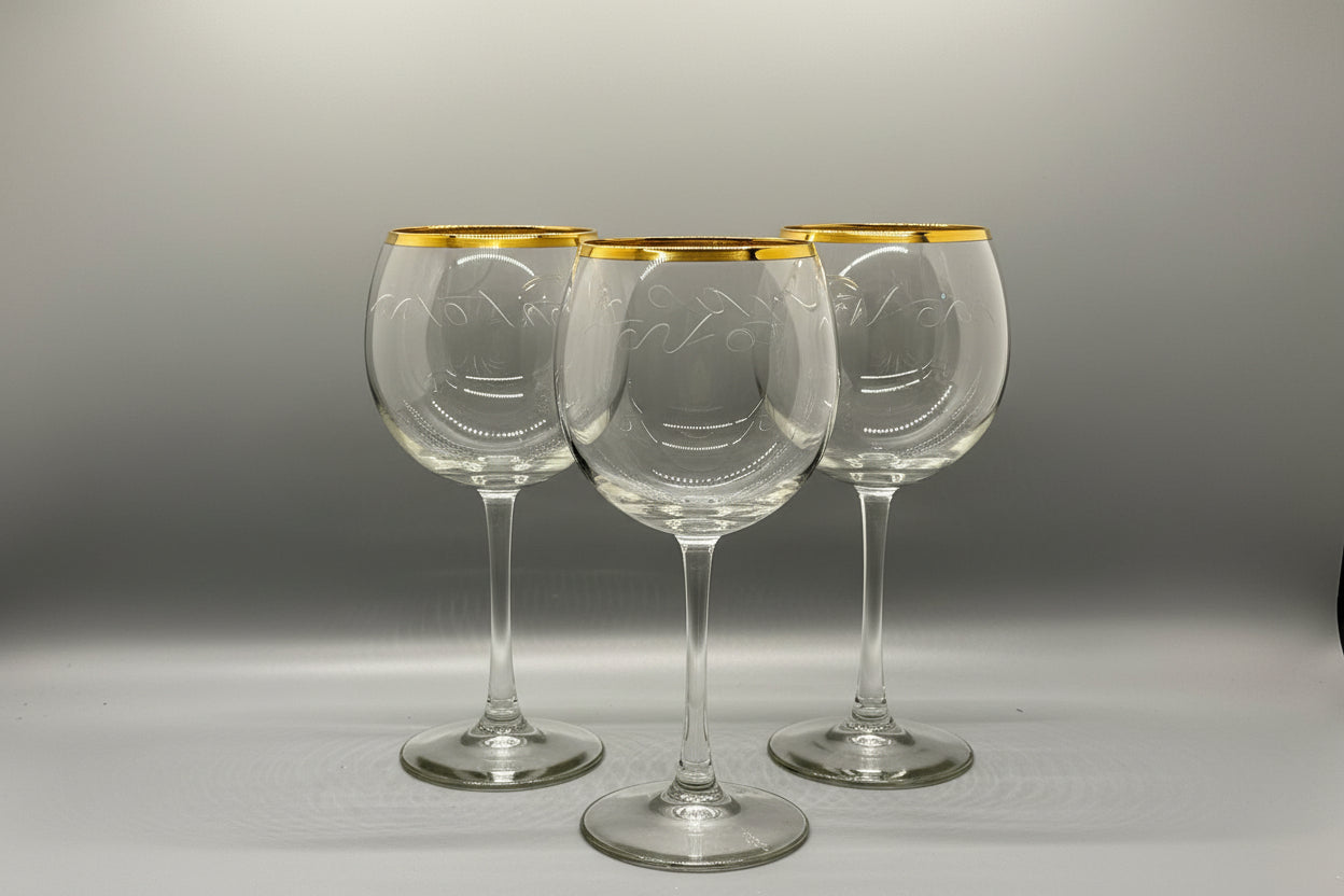 Copas de Vino con Borde Dorado – Cristal Decorativo Set de 4