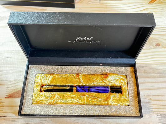 Pluma Jinhao 500 combina elegancia y funcionalidad