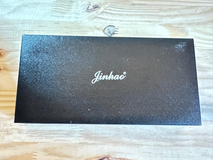 Pluma Jinhao 500 combina elegancia y funcionalidad