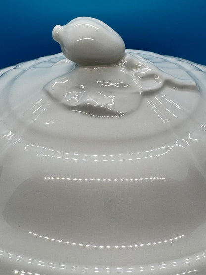 Bowl  para Sopa porcelana fina blanca con distintivo pomo de fruta en la tapa