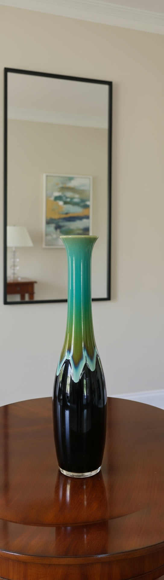 Florero cerámica ornamentada con grabado artístico