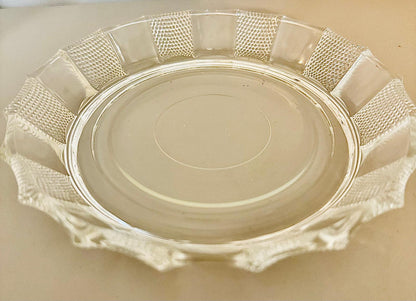 Plato de Vidrio Vintage con Borde Ondulado y Motivo Estrellado
