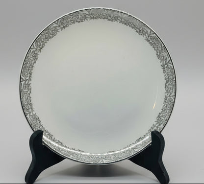 Vajilla de porcelana japonesa Arita – Diseño floral en gris plata