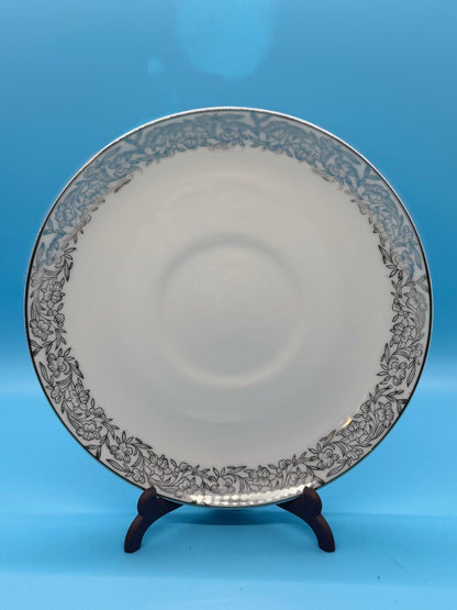 Vajilla de porcelana japonesa Arita – Diseño floral en gris plata