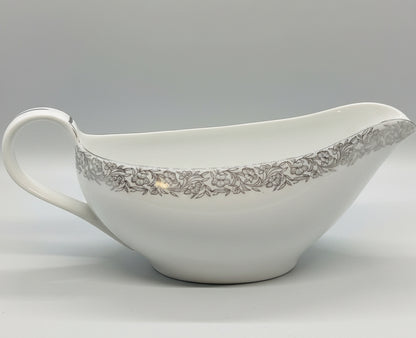 Vajilla de porcelana japonesa Arita – Diseño floral en gris plata