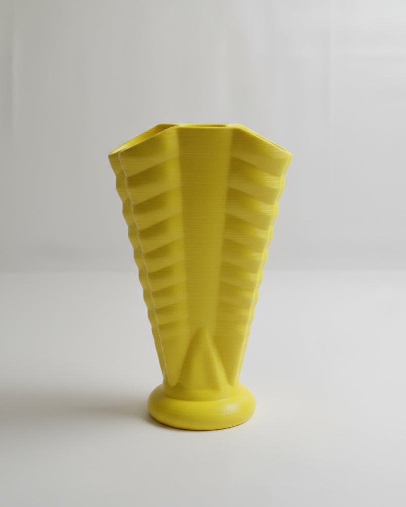 Arreglo floral con Jarrón Vintage Shawnee USA 809 – Amarillo con Líneas Deco