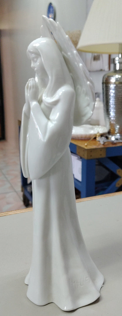 Angel de porcelana