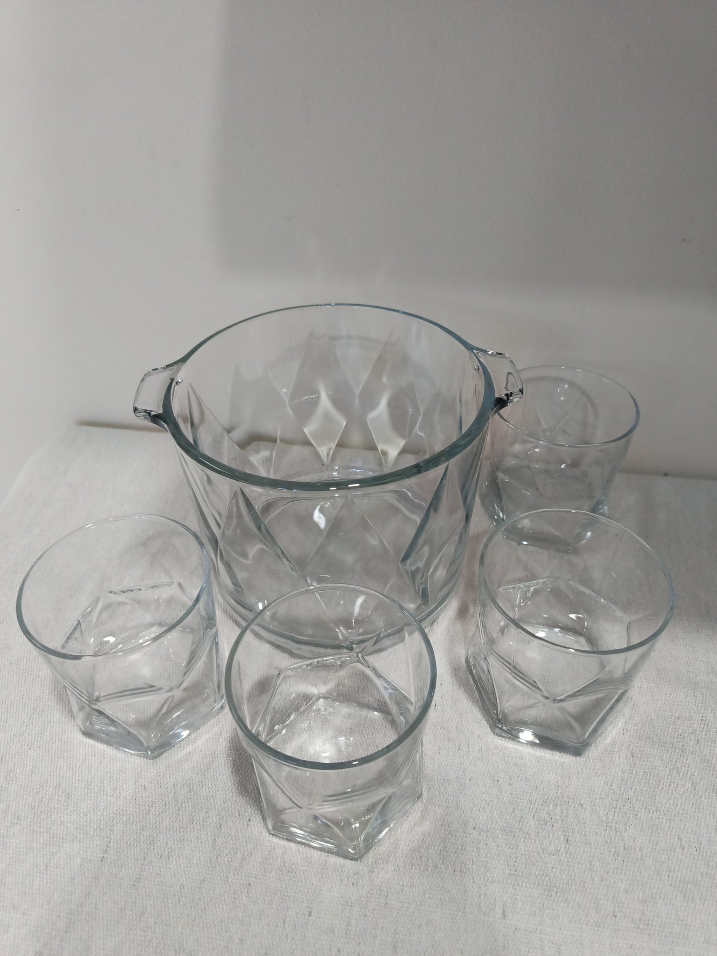 Set. Hielera y Vasos 5 Piezas