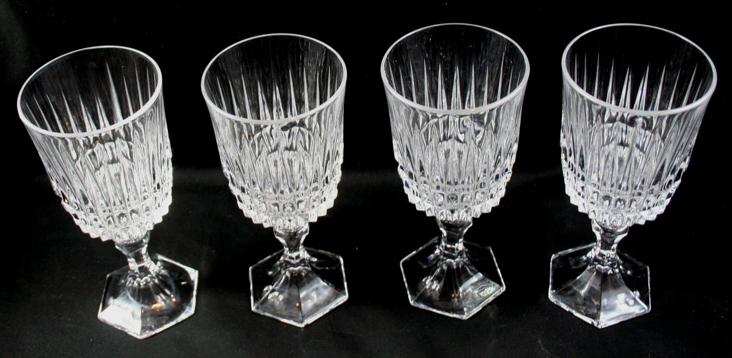 Vintage Fostoria Heritage Crystal Wine glass 6 1/8 tall Set of 4