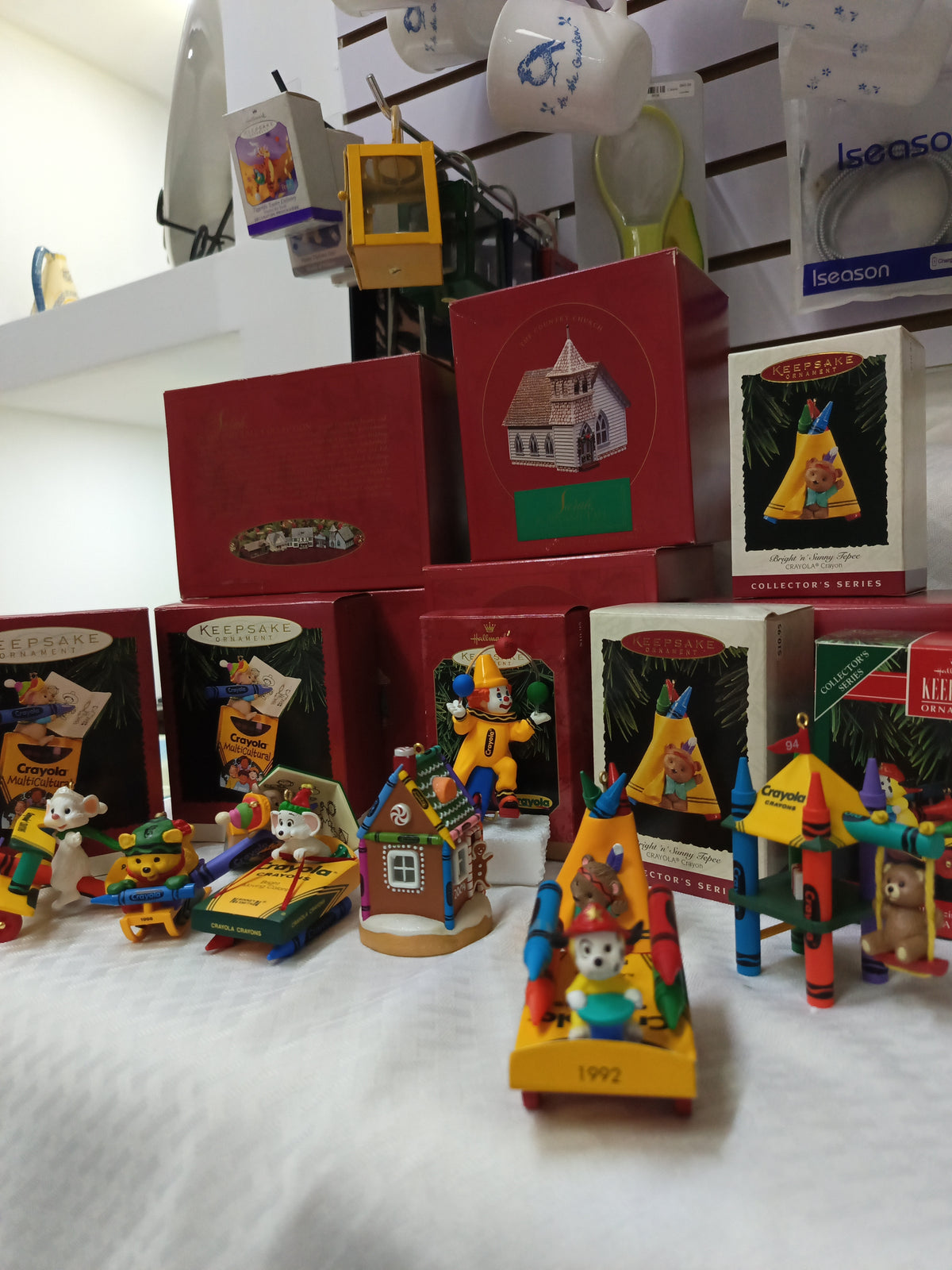 Adornó Navideño de la Colección KEEPSAKE Hallmark (Crayola)