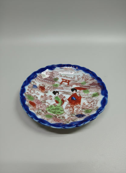 Tazas y platos de porcelana