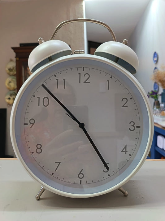 Reloj despertador de doble campana