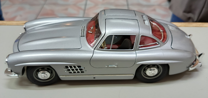 Carro a escala Mercedes-Benz 300 SL