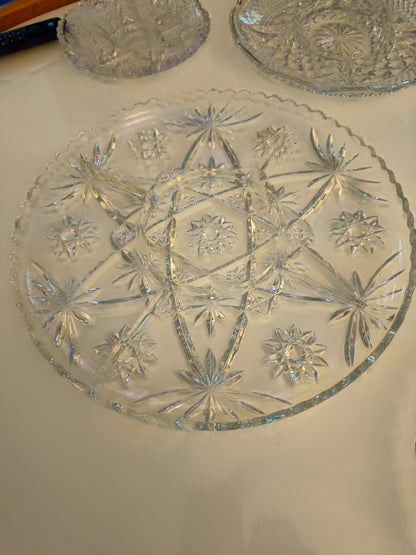 Bandeja o Plato de servir de vidrio transparente Anchor Hocking con patrón "Star of David" o estrella. 35 cm diámetro.