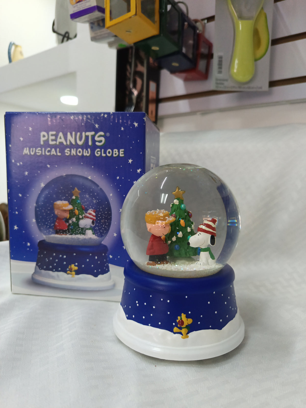 Caja Musical Navidadeña Hallmark Charlie Brown