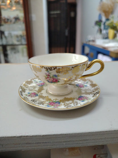 Taza y porcelana  de colección