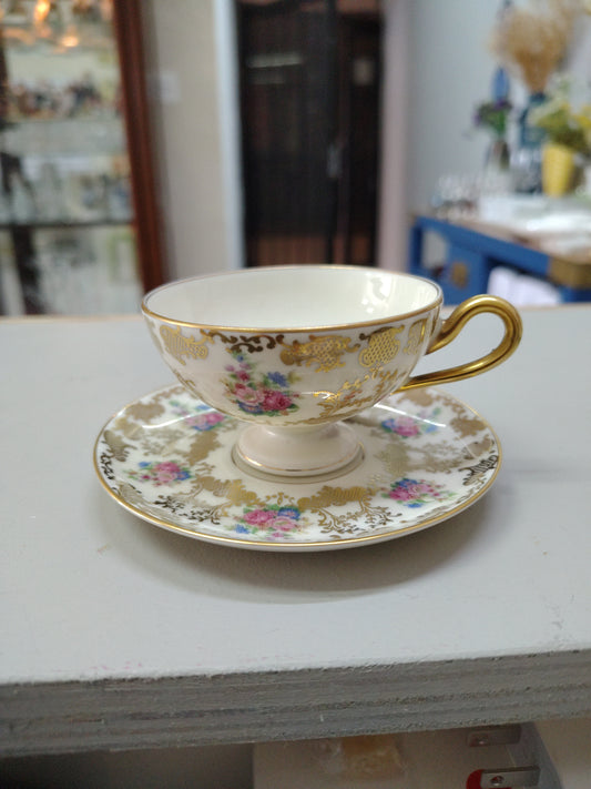 Taza y porcelana  de colección