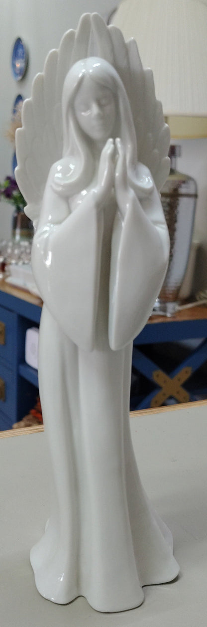 Angel de porcelana