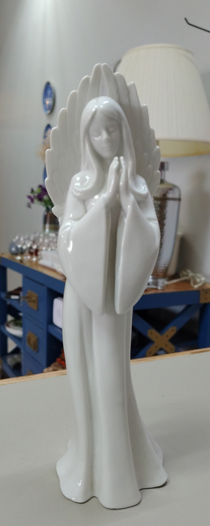 Angel de porcelana