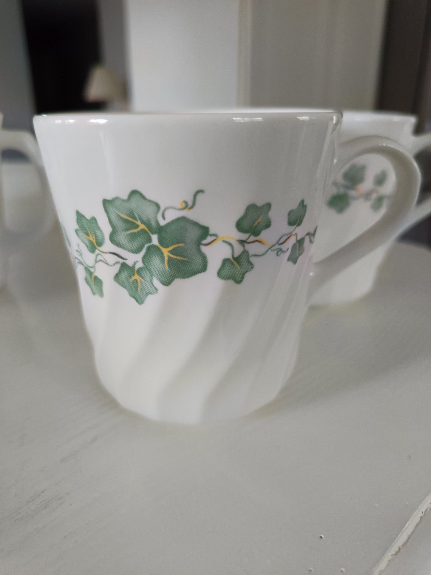La taza Corning Corelle con el patrón Callaway Ivy